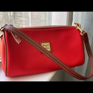 Dooney & Bourke “Small Barrel” Bag! 😍